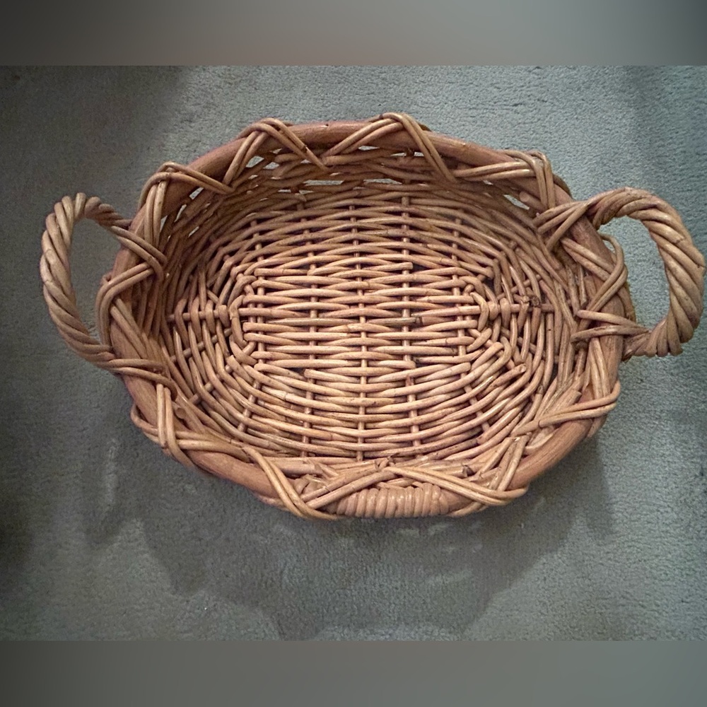 Vintage, Oval Rattan Wicker Breakfast Tray/Basket with Two Handles - Picture 2 of 9